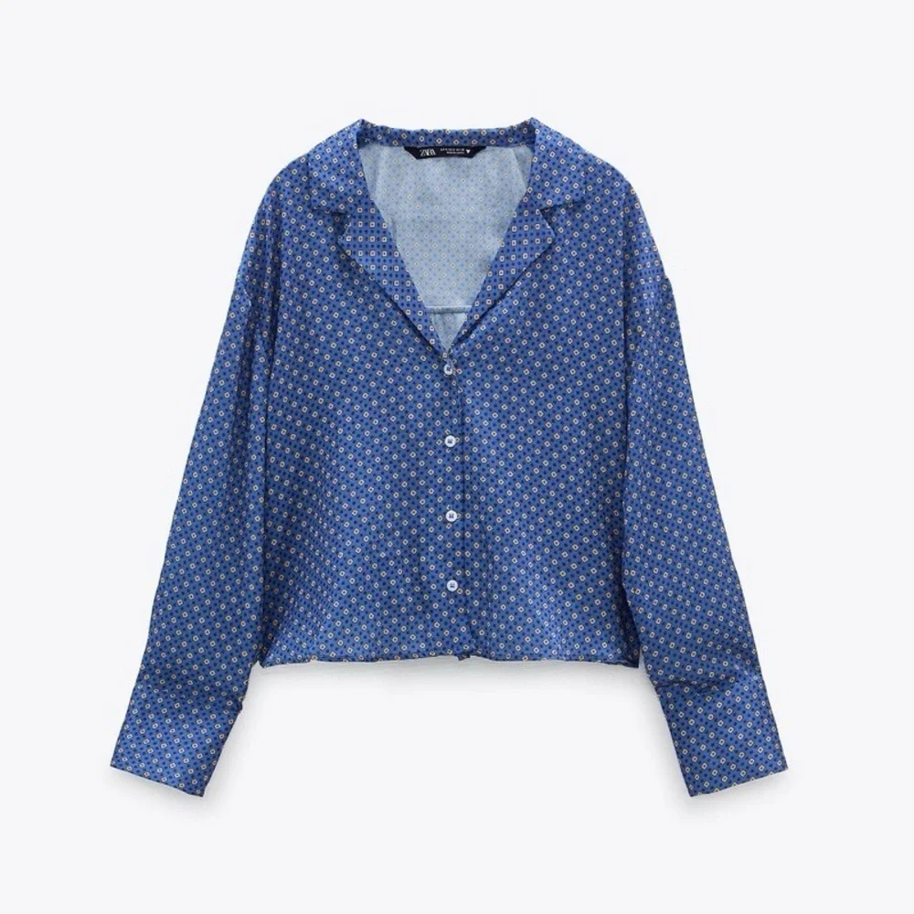 Zara Blue Boxy Satin Button Down Shirt with Notched Collar Size Large - Picture 4 of 10